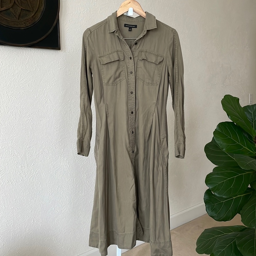 Banana Republic 100% tencel army green button down dress